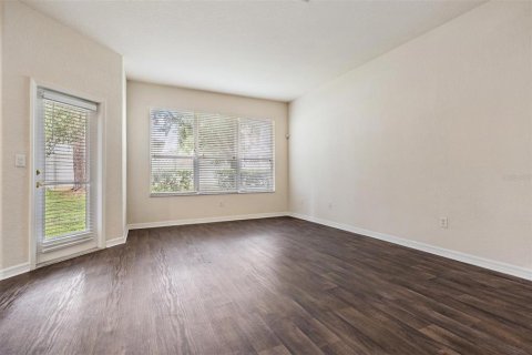 Townhouse in Wesley Chapel, Florida 3 bedrooms, 158.49 sq.m. № 1847451 - photo 10