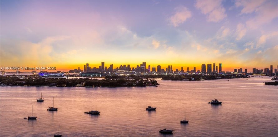 Condo in Miami Beach, Florida, 1 bedroom № 1974022