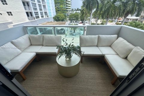 Condo in Miami Beach, Florida, 1 bedroom № 1974022 - photo 12