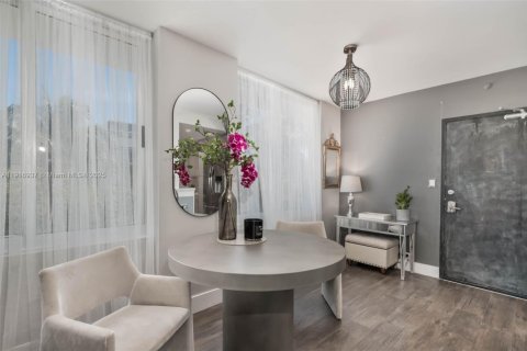 Condo in Miami Beach, Florida, 1 bedroom № 1974022 - photo 4