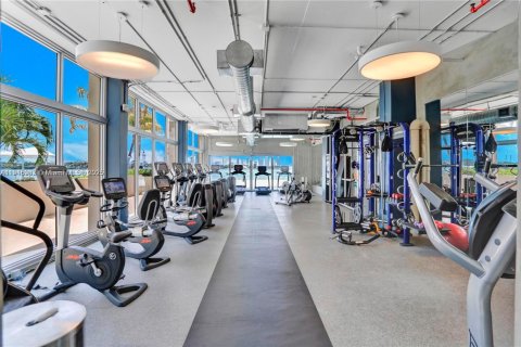 Condo in Miami Beach, Florida, 1 bedroom № 1974022 - photo 25