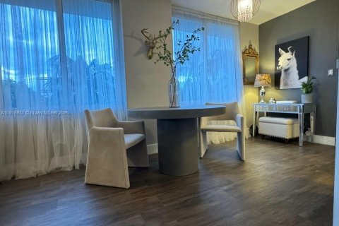Condo in Miami Beach, Florida, 1 bedroom № 1974022 - photo 5