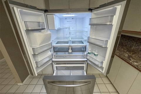 Снять в аренду виллу или дом в Нью-Порт-Ричи, Флорида 9 комнат, 316.05м2, № 2208707 - фото 9