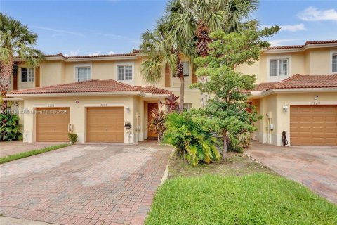 Villa ou maison à vendre à Fort Lauderdale, Floride: 3 chambres, 140.65 m2 № 1926425 - photo 1