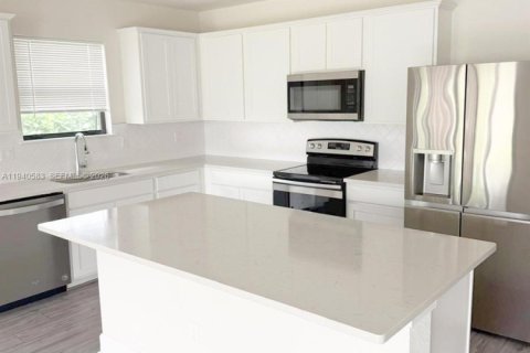 Villa ou maison à louer à Vero Beach, Floride: 4 chambres, 171.87 m2 № 1997979 - photo 3