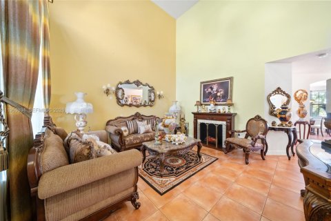 House in Miami, Florida 5 bedrooms, 273.78 sq.m. № 2155146 - photo 13