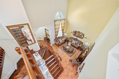 House in Miami, Florida 5 bedrooms, 273.78 sq.m. № 2155146 - photo 25