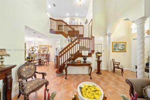 House in Miami, Florida 5 bedrooms, 273.78 sq.m. № 2155146 - photo 20