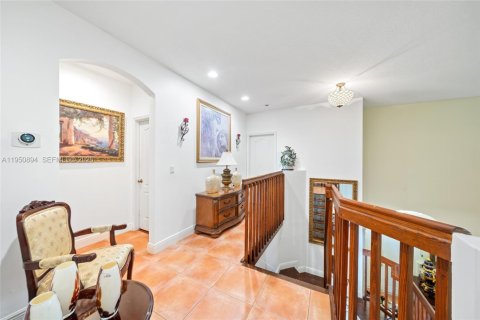 House in Miami, Florida 5 bedrooms, 273.78 sq.m. № 2155146 - photo 26