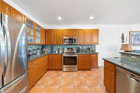 House in Miami, Florida 5 bedrooms, 273.78 sq.m. № 2155146 - photo 19