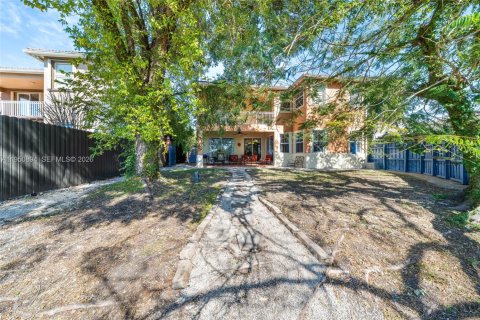 House in Miami, Florida 5 bedrooms, 273.78 sq.m. № 2155146 - photo 7
