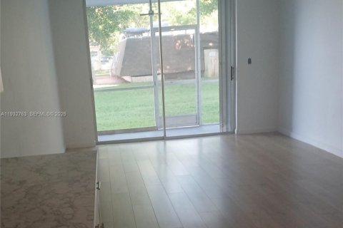 Купить кондоминиум в Санрайз, Флорида 1 спальня, 59.46м2, № 1991029 - фото 4