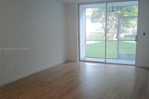 Купить кондоминиум в Санрайз, Флорида 1 спальня, 59.46м2, № 1991029 - фото 5