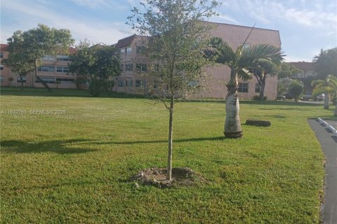 Copropriété à vendre à Sunrise, Floride: 1 chambre, 59.46 m2 № 1991029 - photo 26