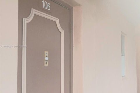 Купить кондоминиум в Санрайз, Флорида 1 спальня, 59.46м2, № 1991029 - фото 2