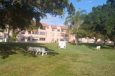 Copropriété à vendre à Sunrise, Floride: 1 chambre, 59.46 m2 № 1991029 - photo 25