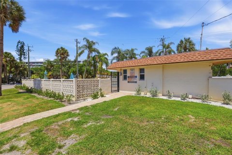 Condo in Sarasota, Florida, 1 bedroom  № 2423930 - photo 29