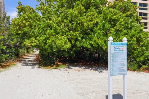 Condo in Sarasota, Florida, 1 bedroom  № 2423930 - photo 26