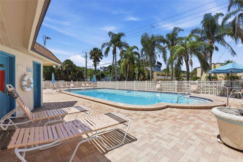 Condo in Sarasota, Florida, 1 bedroom  № 2423930 - photo 21