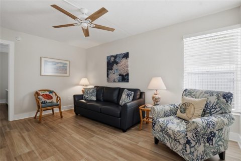 Condo in Sarasota, Florida, 1 bedroom  № 2423930 - photo 5
