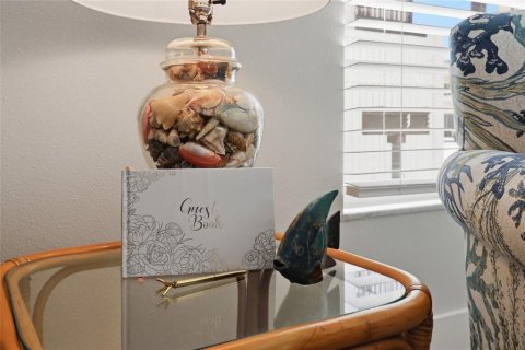 Condo in Sarasota, Florida, 1 bedroom  № 2423930 - photo 7