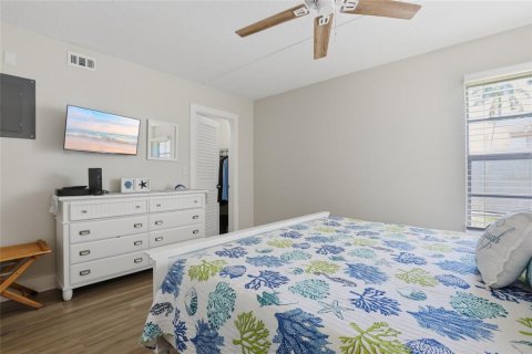 Condo in Sarasota, Florida, 1 bedroom  № 2423930 - photo 16