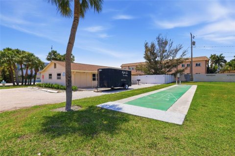 Condo in Sarasota, Florida, 1 bedroom  № 2423930 - photo 27