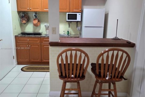 Commercial property in Miami, Florida 1 bedroom, 46.45 sq.m. № 2048649 - photo 7