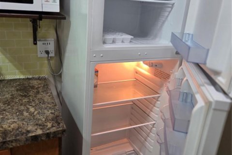 Commercial property in Miami, Florida 1 bedroom, 46.45 sq.m. № 2048649 - photo 13