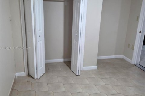 Commercial property in Miami, Florida 1 bedroom, 46.45 sq.m. № 2048649 - photo 17