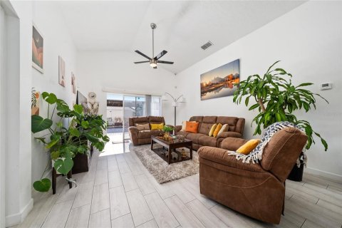House in Kissimmee, Florida 3 bedrooms, 134.71 sq.m. № 2229090 - photo 9