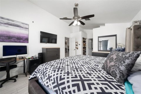 House in Kissimmee, Florida 3 bedrooms, 134.71 sq.m. № 2229090 - photo 15