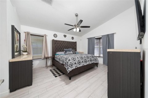 House in Kissimmee, Florida 3 bedrooms, 134.71 sq.m. № 2229090 - photo 14
