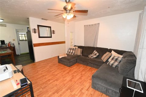 House in Haines City, Florida 4 bedrooms, 207.92 sq.m. № 1908781 - photo 17