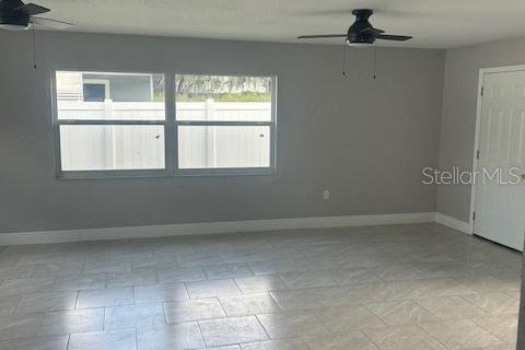 House in Haines City, Florida 4 bedrooms, 207.92 sq.m. № 1908781 - photo 6
