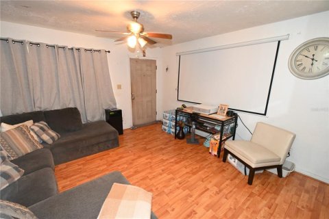 House in Haines City, Florida 4 bedrooms, 207.92 sq.m. № 1908781 - photo 18