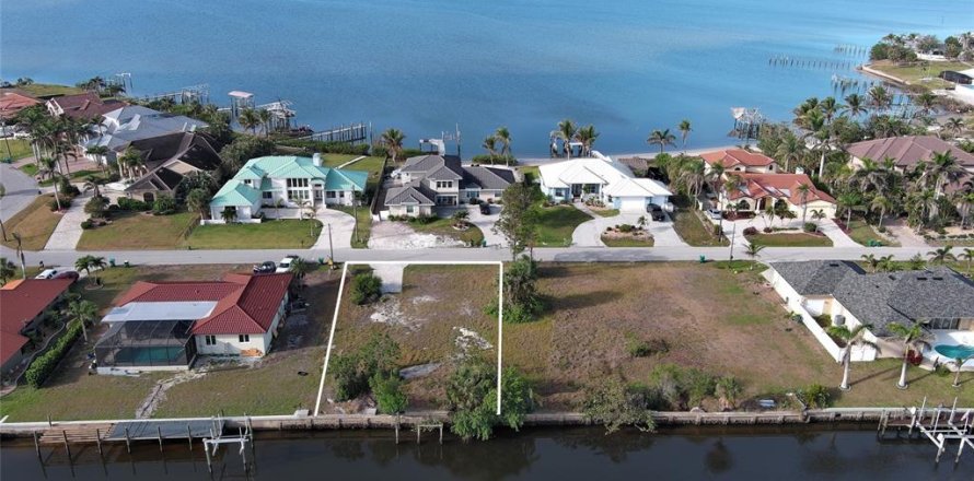 Land in Port Charlotte, Florida № 1592773