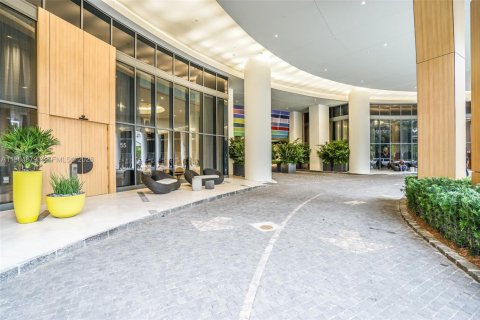 Condo in Miami, Florida, 2 bedrooms  № 2026143 - photo 26