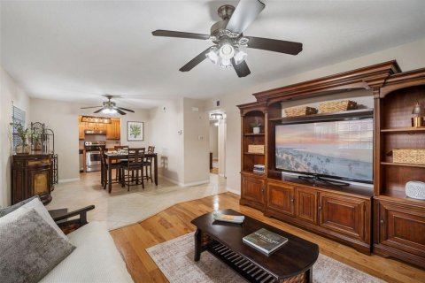 Copropriété à vendre à Gulfport, Floride: 2 chambres, 84.91 m2 № 2147538 - photo 6