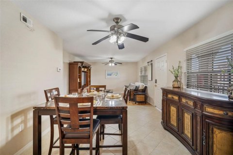 Copropriété à vendre à Gulfport, Floride: 2 chambres, 84.91 m2 № 2147538 - photo 7