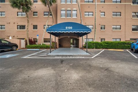 Copropriété à vendre à Gulfport, Floride: 2 chambres, 84.91 m2 № 2147538 - photo 28