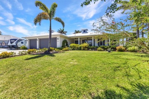 House in Port Charlotte, Florida 2 bedrooms, 187.2 sq.m. № 1608265 - photo 2