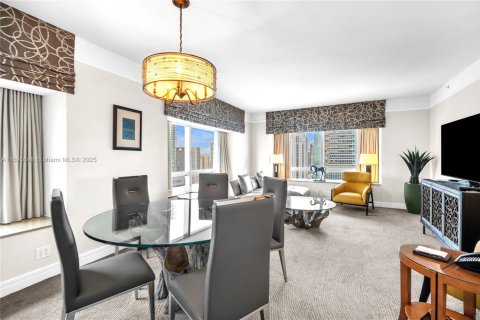 Condominio en alquiler en Miami, Florida, 2 dormitorios, 162.3 m2 № 2077035 - foto 6