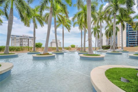 Condominio en alquiler en Miami, Florida, 2 dormitorios, 162.3 m2 № 2077035 - foto 5