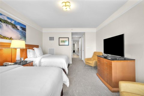 Condominio en alquiler en Miami, Florida, 2 dormitorios, 162.3 m2 № 2077035 - foto 18