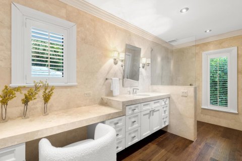 House in Palm Beach, Florida 4 bedrooms, 304.63 sq.m. № 2084005 - photo 15