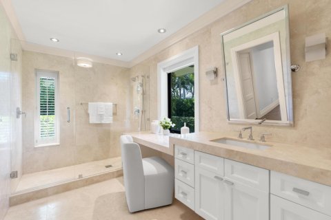 House in Palm Beach, Florida 4 bedrooms, 304.63 sq.m. № 2084005 - photo 9