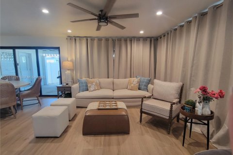 Casa en venta en Marathon, Florida, 2 dormitorios, 101.82 m2 № 2075433 - foto 4