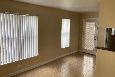 Condo in Sunrise, Florida, 2 bedrooms № 2054586