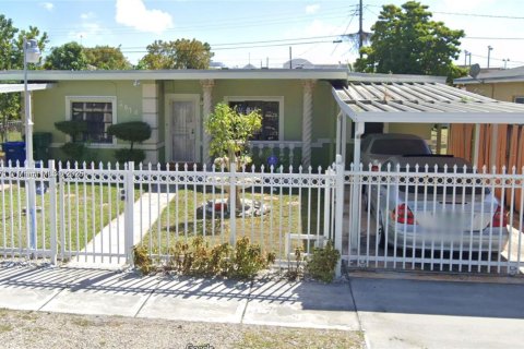 Villa ou maison à louer à Miami, Floride: 3 chambres, 102.19 m2 № 1867000 - photo 1